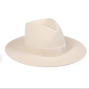 ✨BRAND NEW! Lack of color benson tri beige L